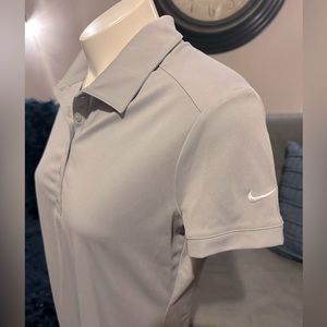 Women’s Nike Golf Collar Shirt - Size Medium